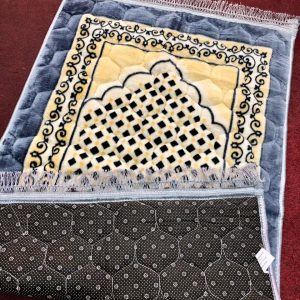 প্রিমিয়াম কম্বল জায়নামাজ
